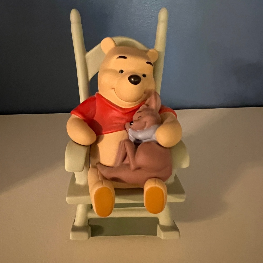 Disney Pooh & Friends Porcelain Figurine Collection Sweet Dreams Little One
